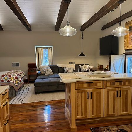 South Broadway Manor B&B - Near Fallingwater, Ohiopyle State Park, Hiking & Biking Trails Gap Scottdale Exterior foto
