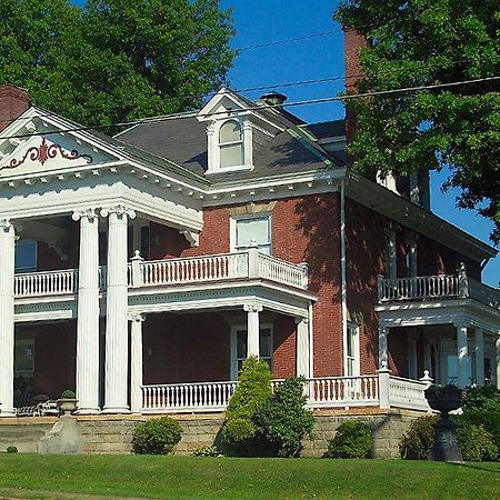 South Broadway Manor B&B - Near Fallingwater, Ohiopyle State Park, Hiking & Biking Trails Gap Scottdale Exterior foto