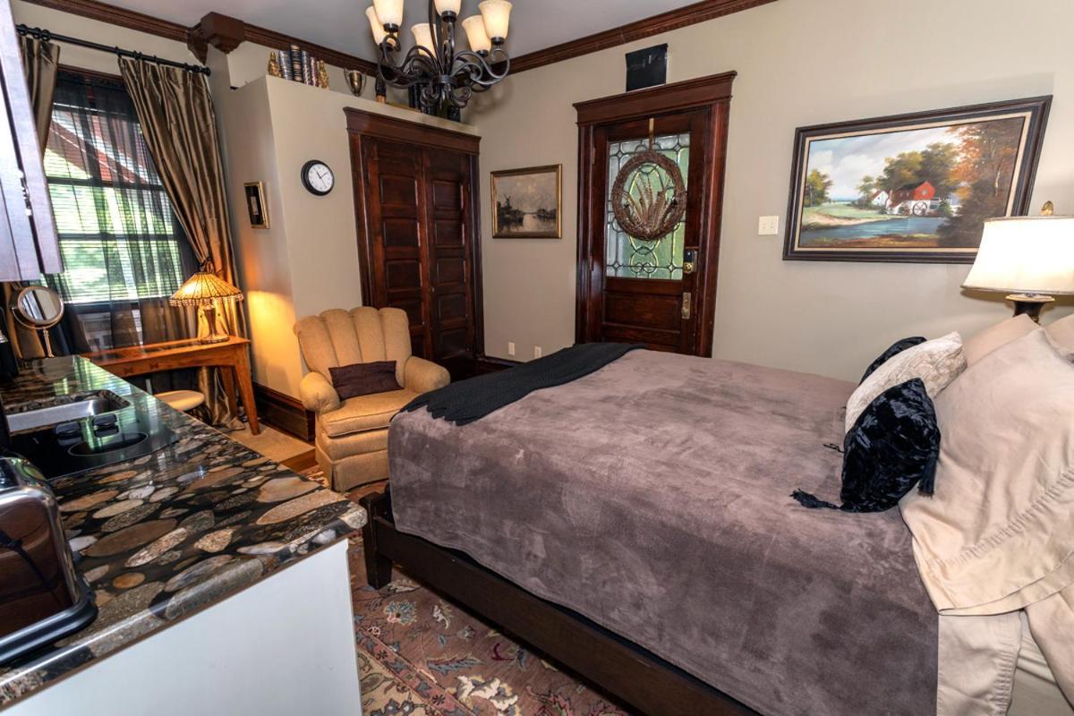 South Broadway Manor B&B - Near Fallingwater, Ohiopyle State Park, Hiking & Biking Trails Gap Scottdale Exterior foto